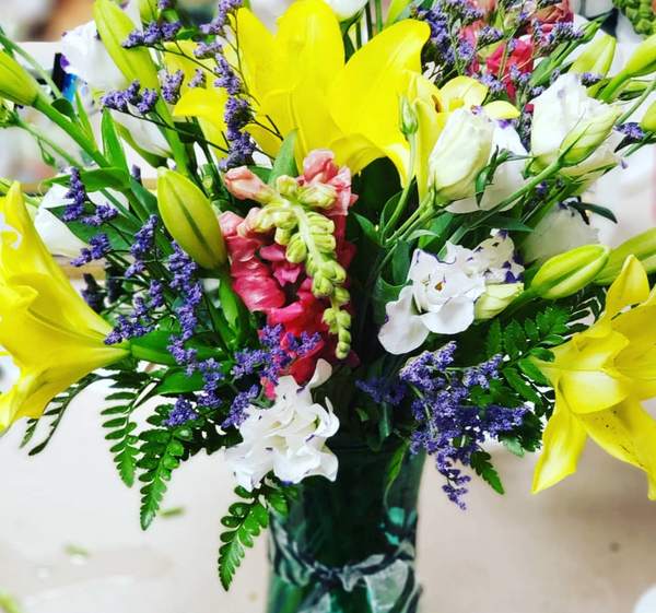 Why Buy Fresh Flowers from a Florist vs. a Grocery Store Simply