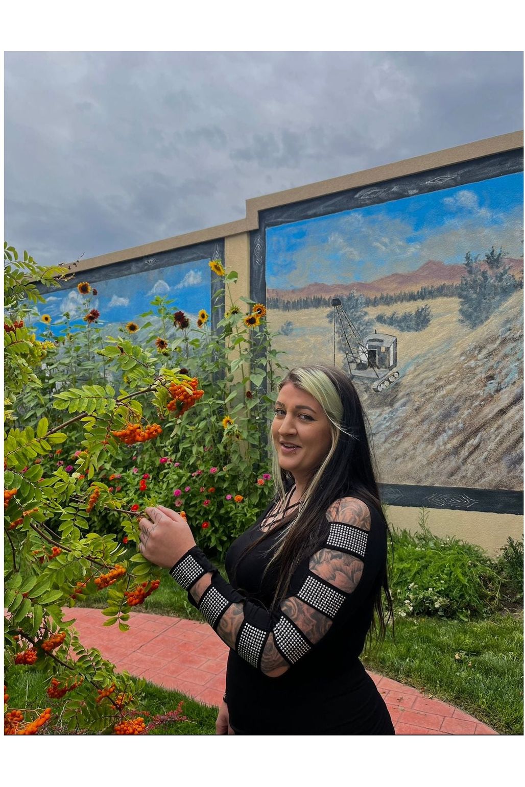 Vocal stone cut long sleeve