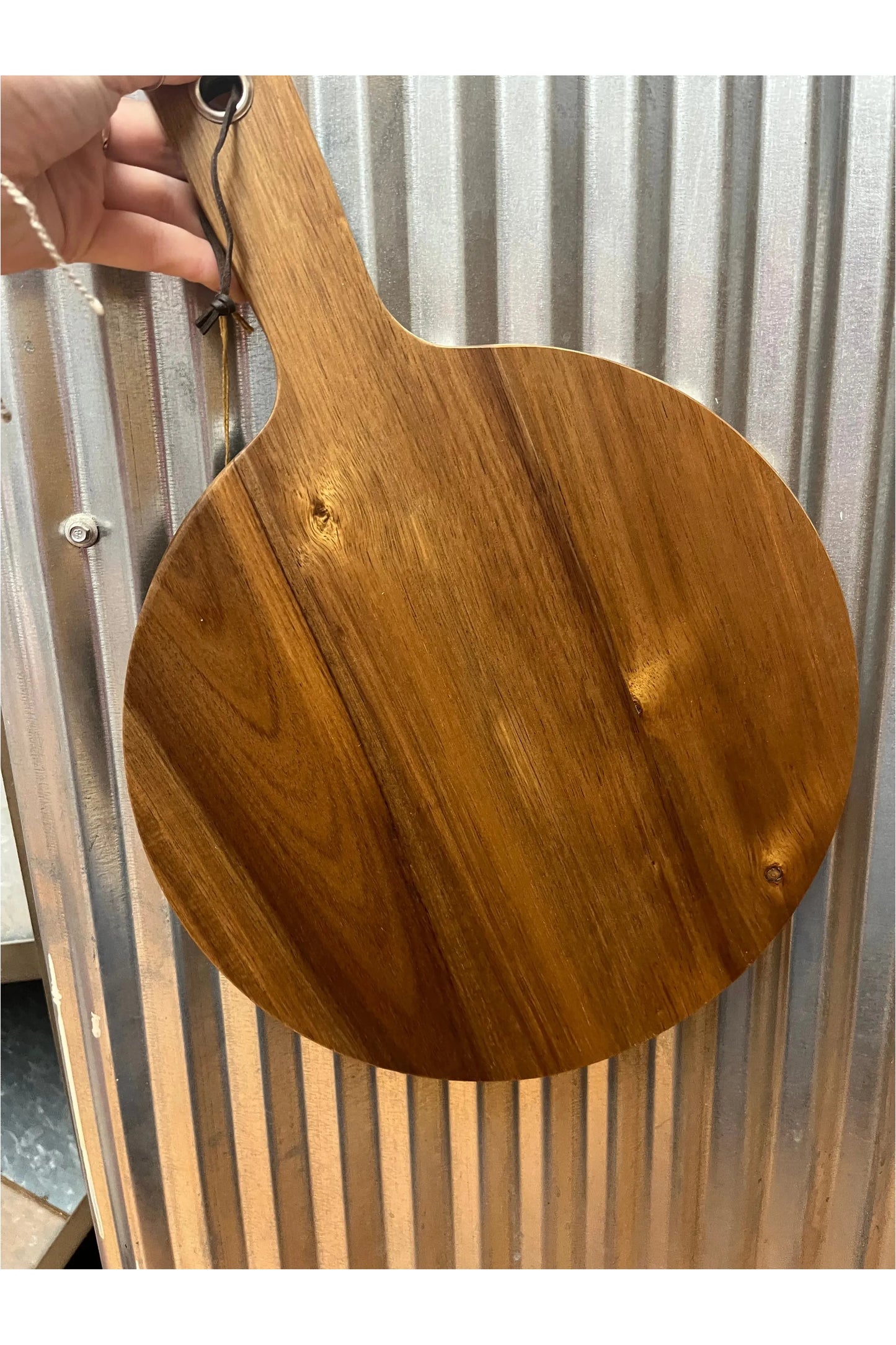 Round cutting board
