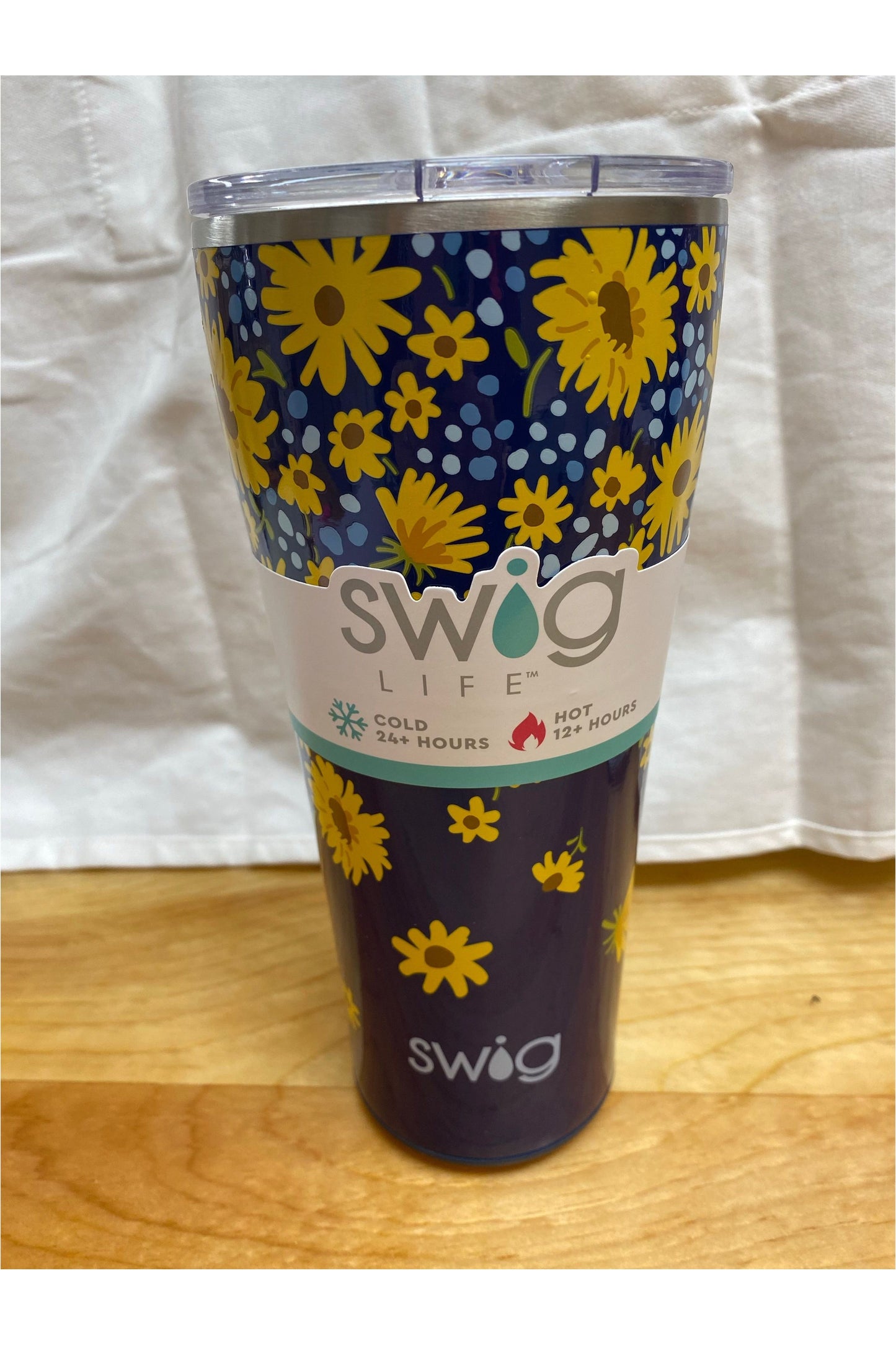 Swig lazy daisy 32oz insulated tumbler