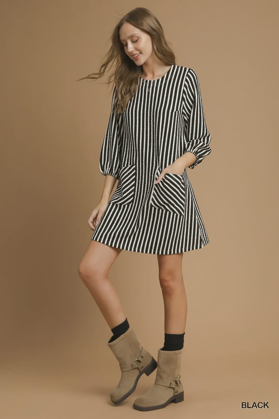 Striped Textured Mini Dress with Front Pockets - black/white