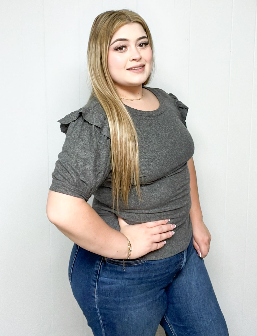 BRUSHED RIB RUFFLE BUBBLE SLEEVE TOP