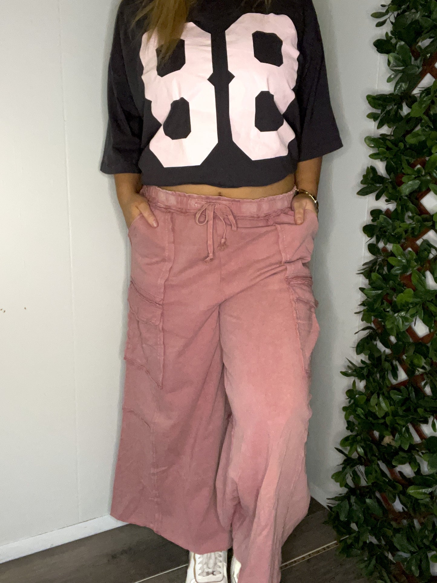 Easel Mineral Wash Knit Cargo Pants - Faded Plum