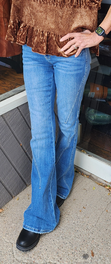 High Rise Stretch Flare w Detail