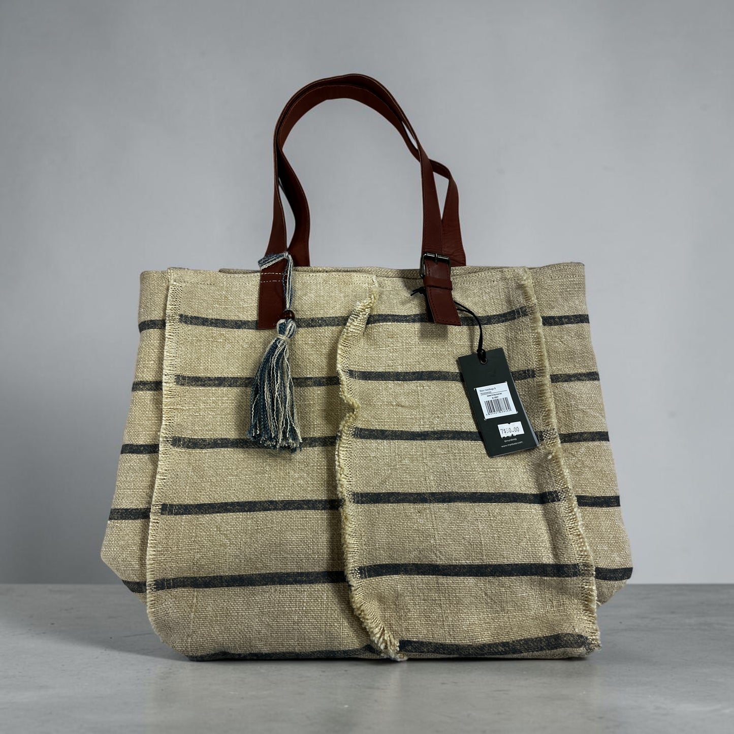 Barnwood Tote Bag in Dusty Sand-S12837