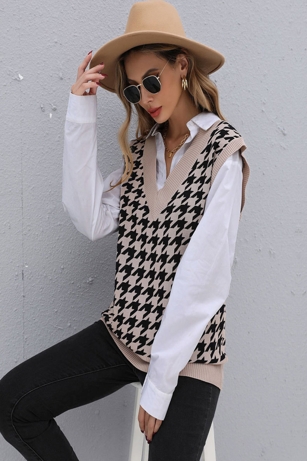 Houndstooth V-Neck Knit Vest-Online Only