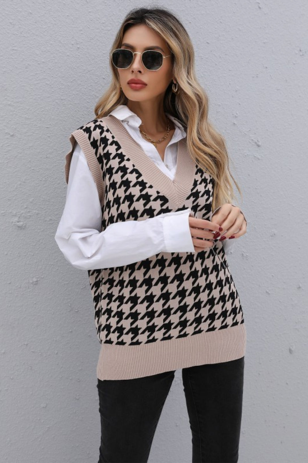 Houndstooth V-Neck Knit Vest-Online Only